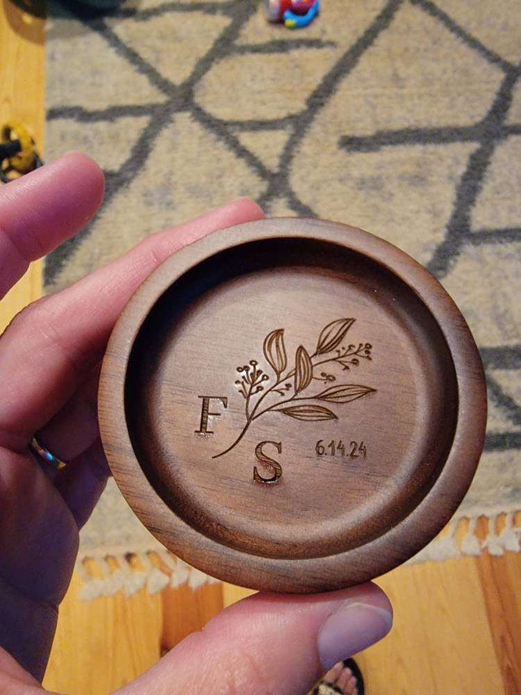 Custom Round Wood Ring Dish, Engagement Ring Holder, Personalized Wedding Ring Dish, Wedding Gift, 5th Anniversary Gifts, Gifts for Newlywed