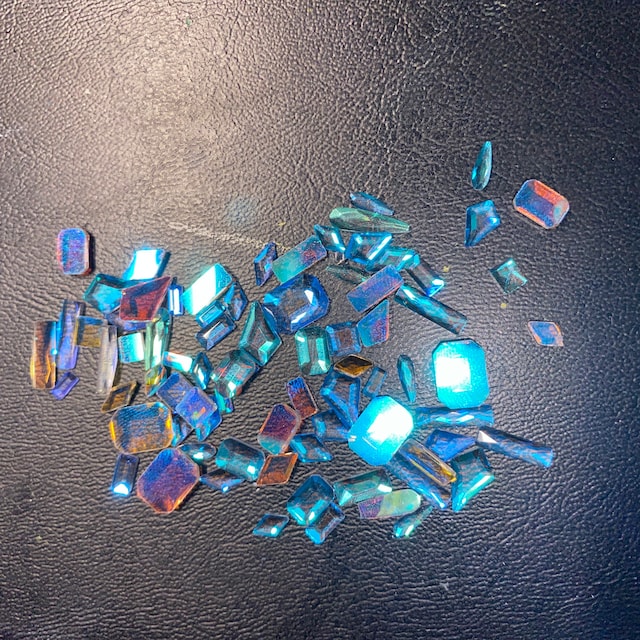 70 Pcs Mixed Polar Light Crystals/ Nail Jewelry Diamond Set/ Aurora Crystal  Nail Art Rhinestones/glass Jelly Geometrical Nail Decals 