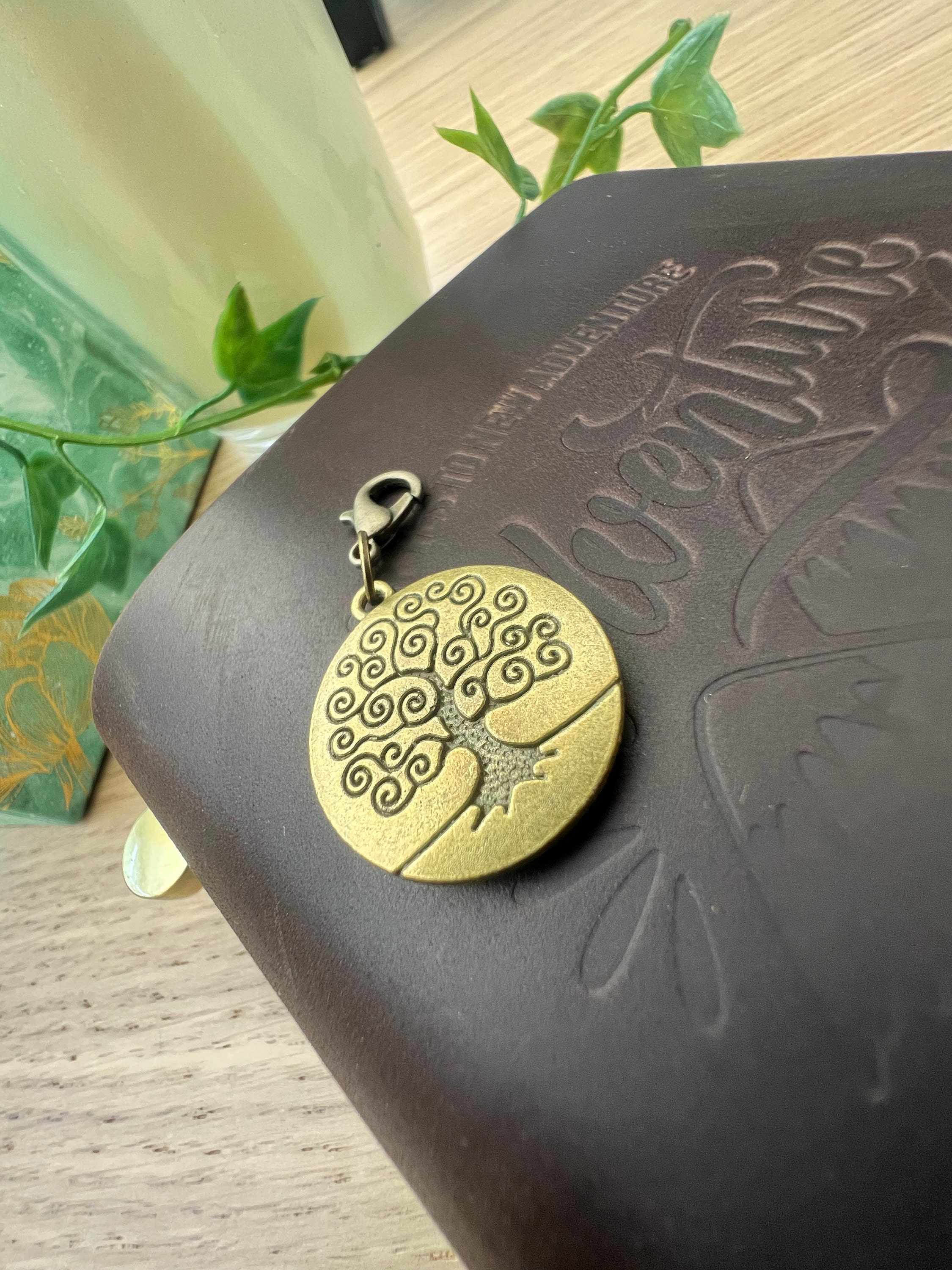 Custom Leather Journal | Personalized Leather Journal with Name | Refillable A5 Leather Journal | Gift for Mom Dad Him Her Wife Husband