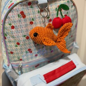 パターン: 金魚のギリーのパターン - 金魚の編みぐるみのパターン