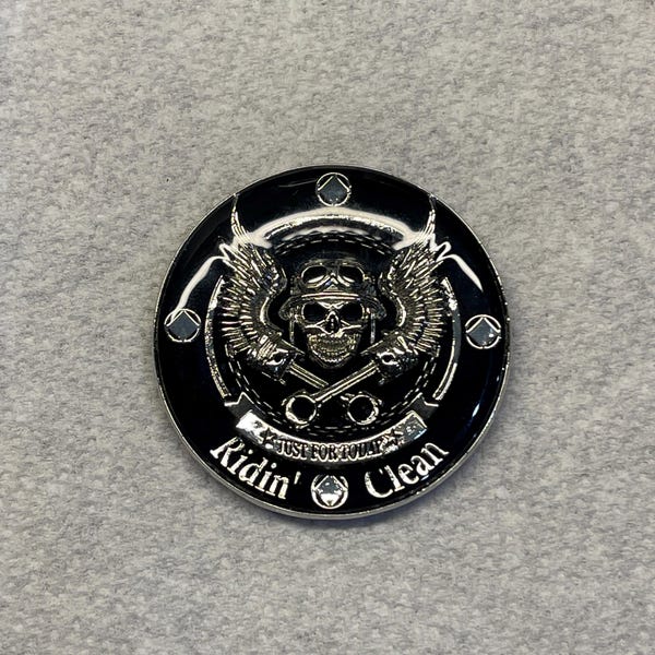 1 Year Alcoholics Anonymous Medallion Black Silver Plated AA Sobriety Chip Coin - Foto 5