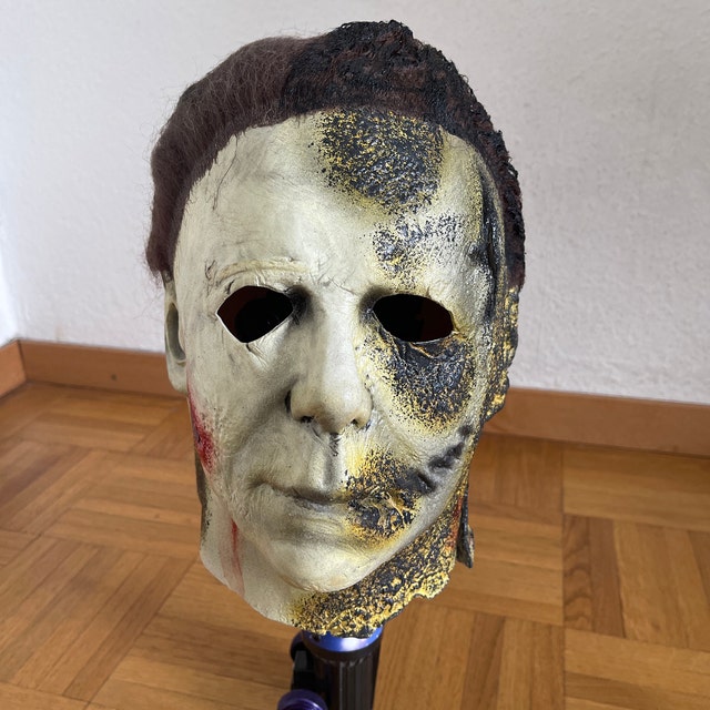 Masque Latex Michael Myers Halloween (2018) - Deriv'Store - Les  Spécialistes en Figurines & Produits Dérivés Geek