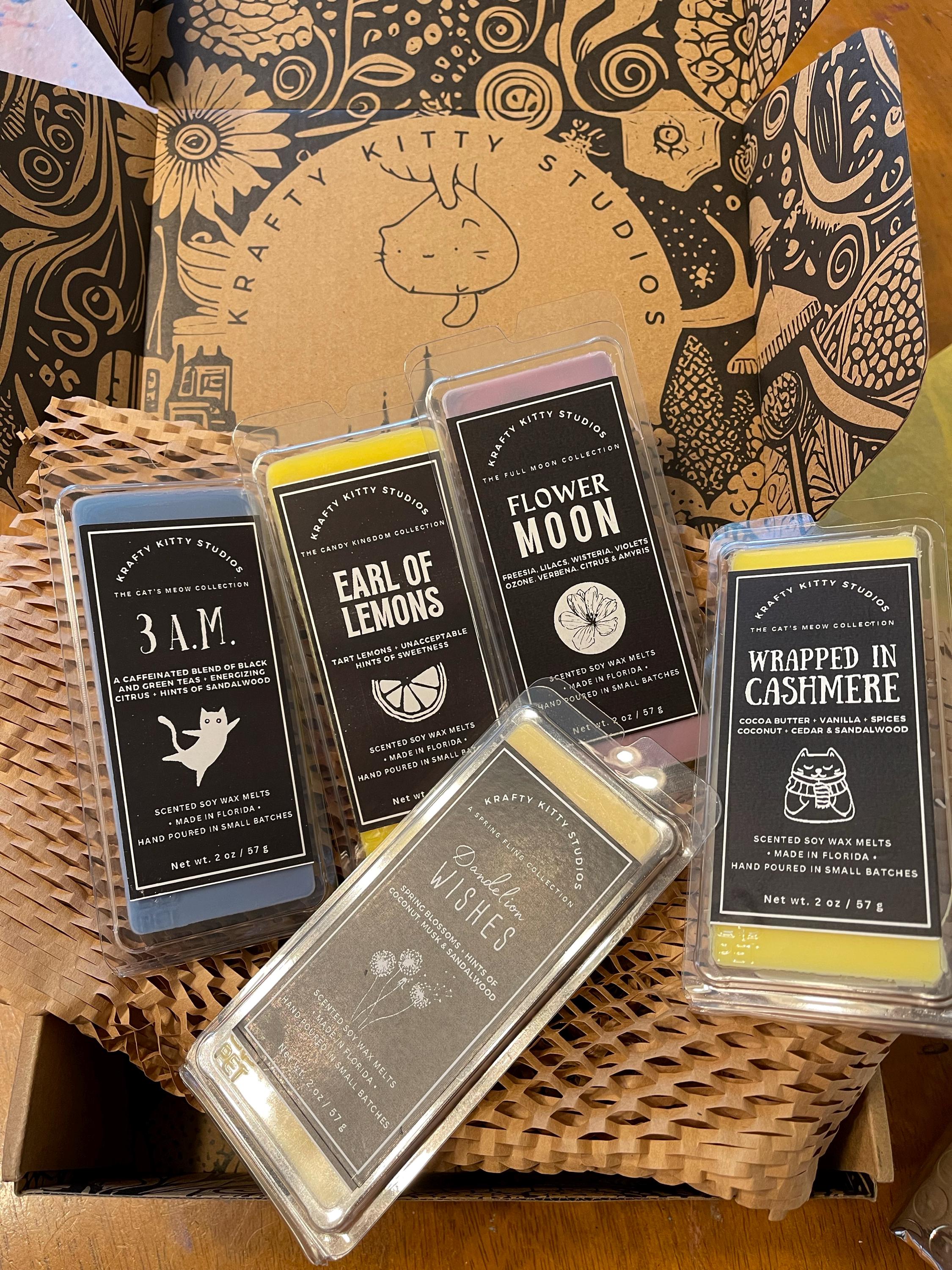 Winter Wonderland: Peppermint, Pines, Vanilla, Strawberries, Black