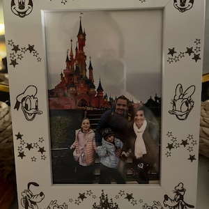 ディズニーフォトフレームに好きなテキストを刻印してパーソナライズ