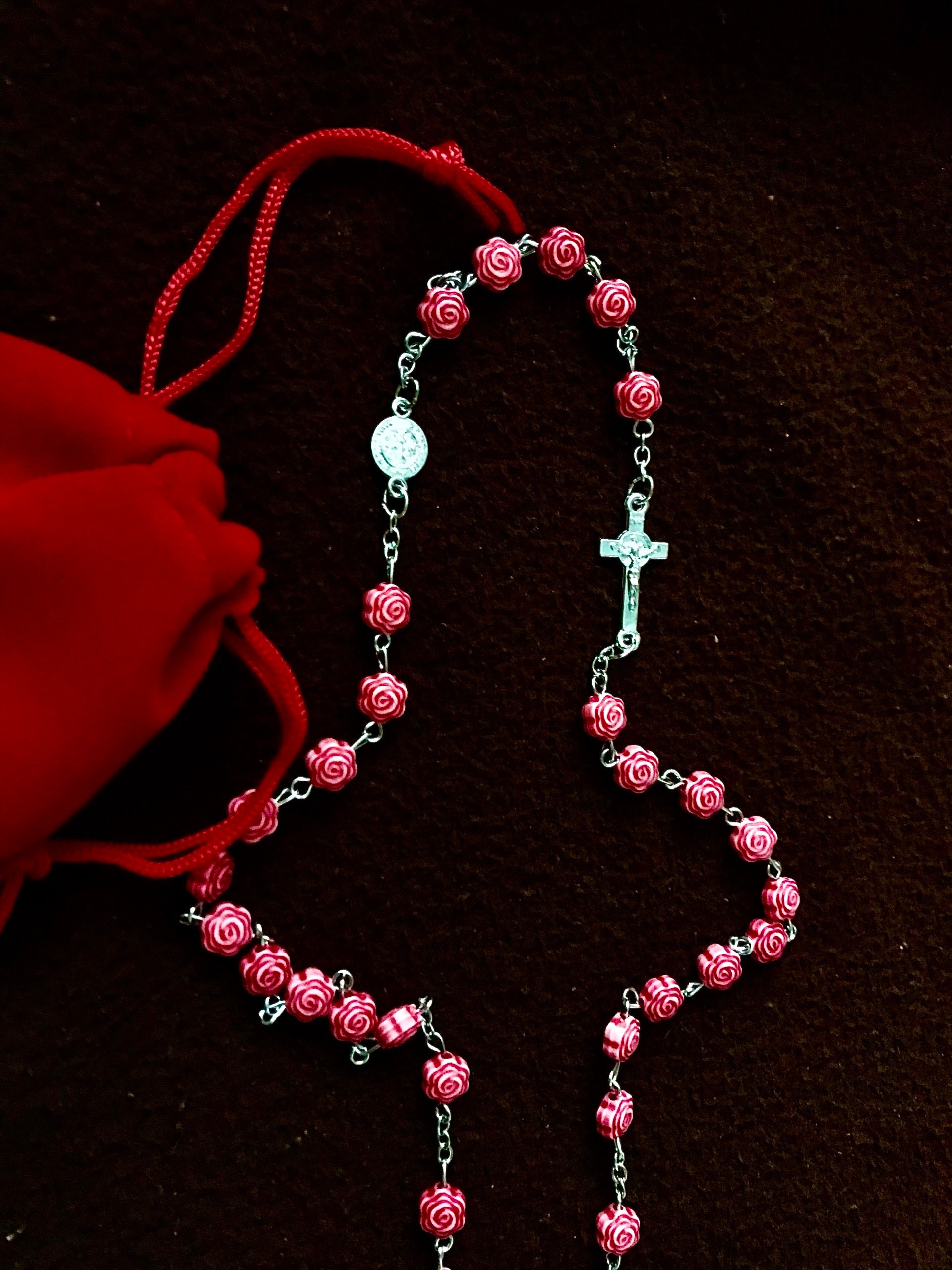 Tangle Free Red Rosebud Rosary (Zinc Alloy)