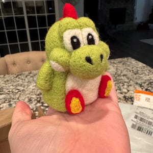 太っちょヨッシー - 羊毛をニードルフェルトで作った作品 - Etsy 日本
