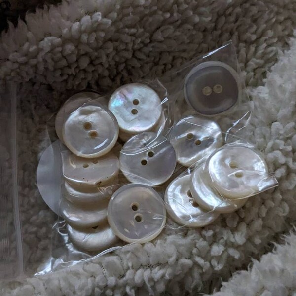 Scarce Green Snail Vintage Buttons, Nice Quality Natural Mother of ...