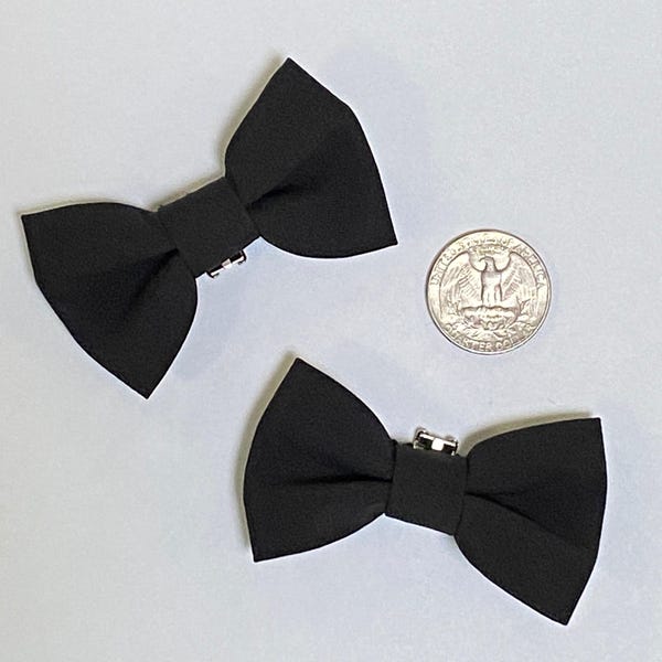 oversized bow tie pattern