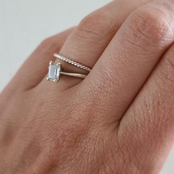 TWIST BOW RING