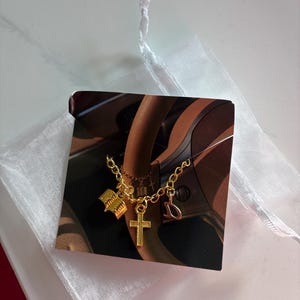Taylor added a photo of their purchase