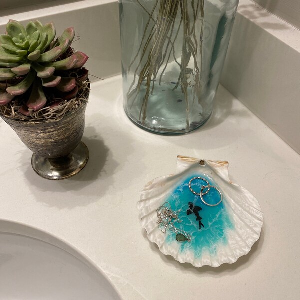 Large Ocean Resin Shell Ring Dish Hand Drawn Great White or Hammerhead ...