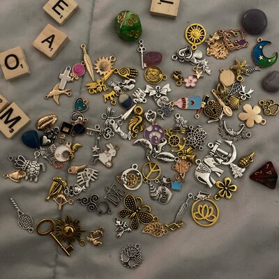charms nike