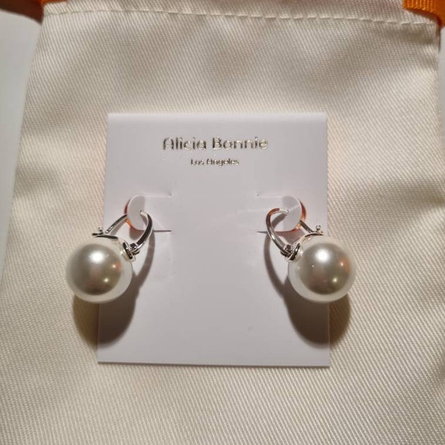 ピアス Monday Edition _ Teardrop Pearl Unbalanced Earrings - Silver 925 Sterling Silver Pearl Leverback Earrings @ $125. Shop