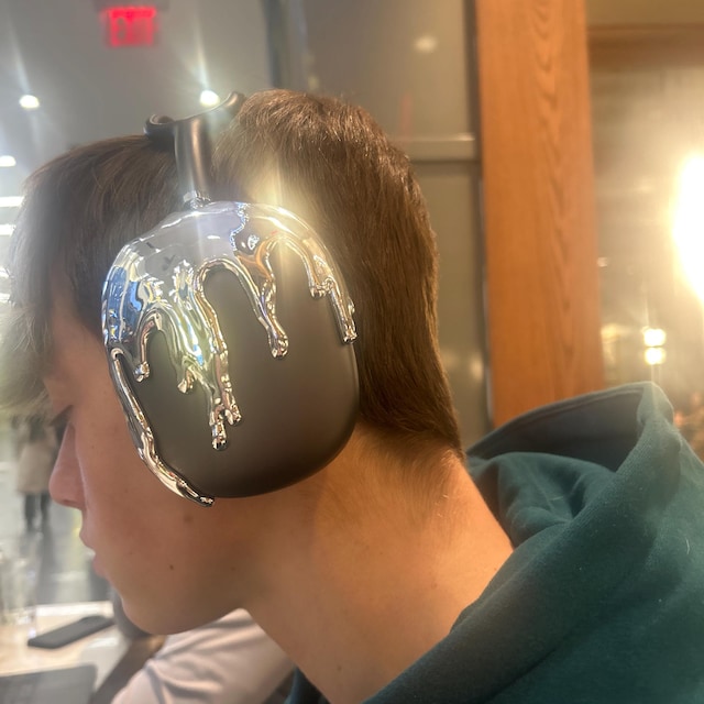 AirPods Max用クロームカバー：溶けるアイスクリーム型ケース