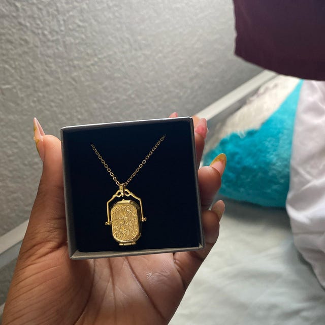 Gold Victorian Locket Necklace: Personalized Photo Pendant