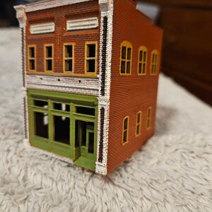 N-Scale Single Car Garage Building Kit - 1:160 Scale, Unassembled Plastic Model