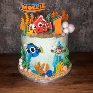 パーソナライズされたニモとドリーのケーキトッパー：誕生日パーティー