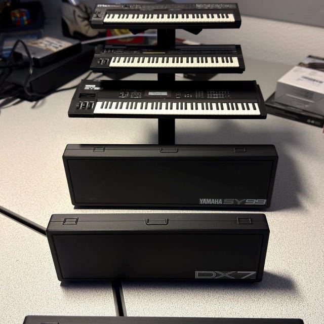 ミニチュアヤマハ DX7 II FD シンセサイザー：1/6スケール