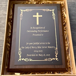 Personalized Religious Award Plaque 8x10 – Custom Engraved Church Plaque, Mahogany Piano Wood With Praying Hands – Pastor Appreciation Gift