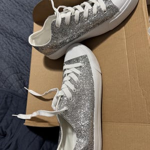 Baskets cuir à paillettes argentées avec zip Femme KEYS à prix Baskets cuir à paillettes argentées avec zip Femme KEYS à prix