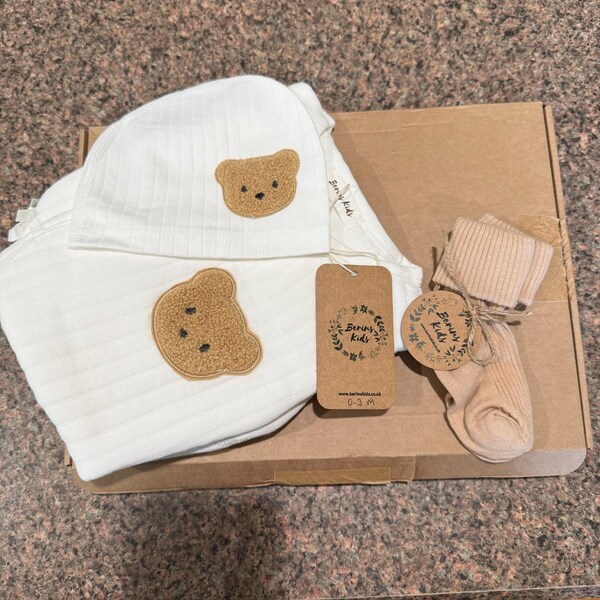 Baby 2-Piece Contrast Sleeves Bear Set