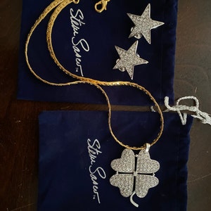 Carrie bradshaw cheap clover necklace