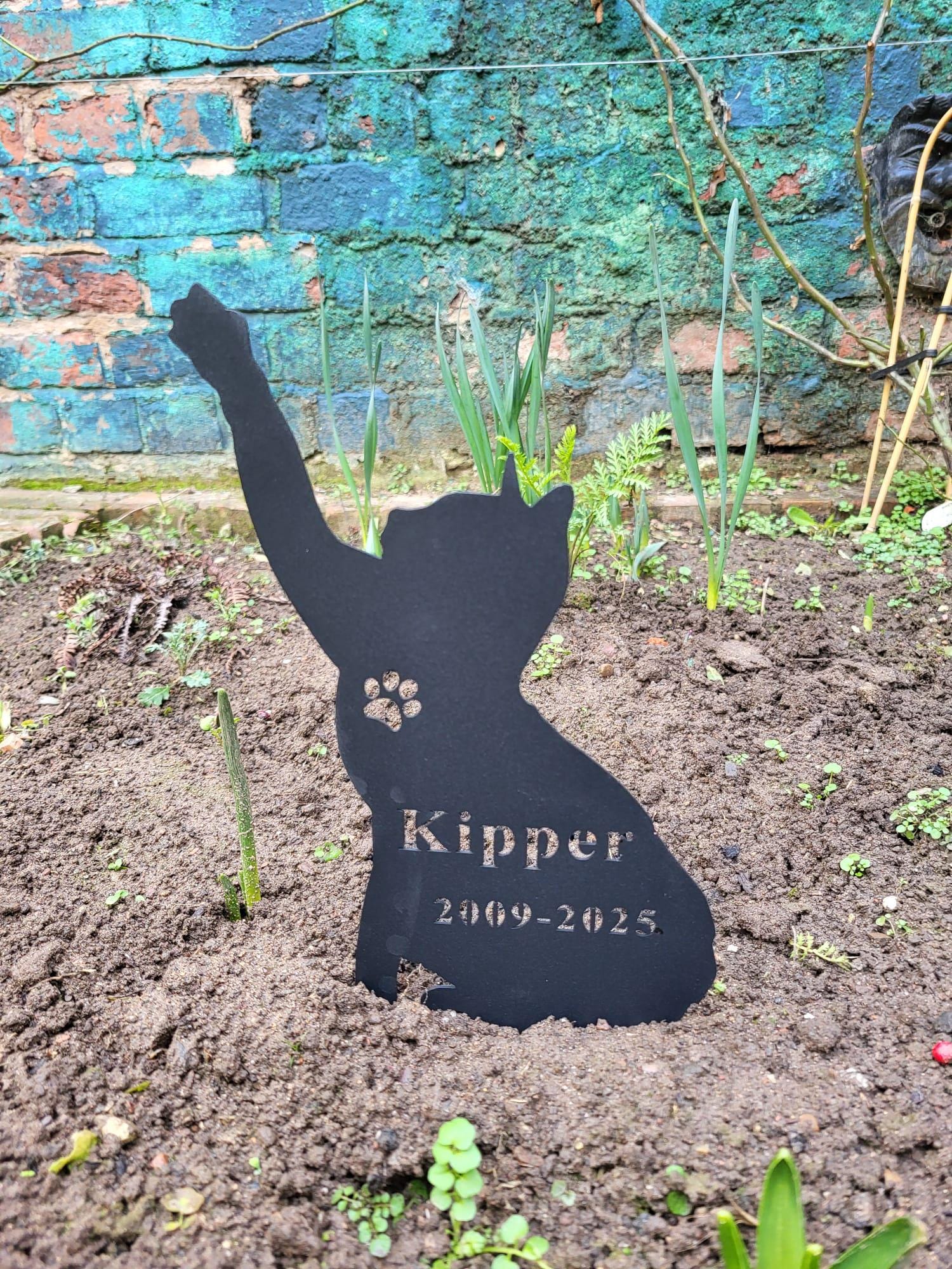 Custom Cat Memorial Stake Personalized Cat Memorial Plaque with Stake Cat Grave Marker Cat Memorial Gift Metal Garden Stake Cat Burial Stake