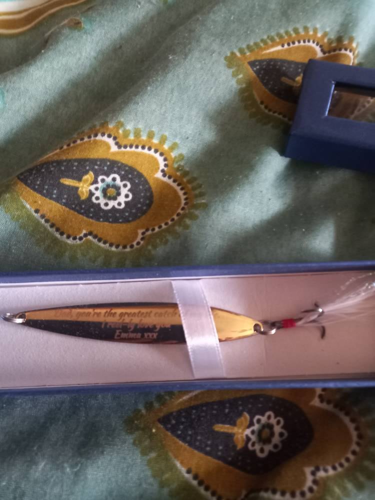 Personalized Fishing Custom Engraved Lure - Favorite catch - Hooked on you - Any text Gift Present - Best Catch of My Life - oFishially