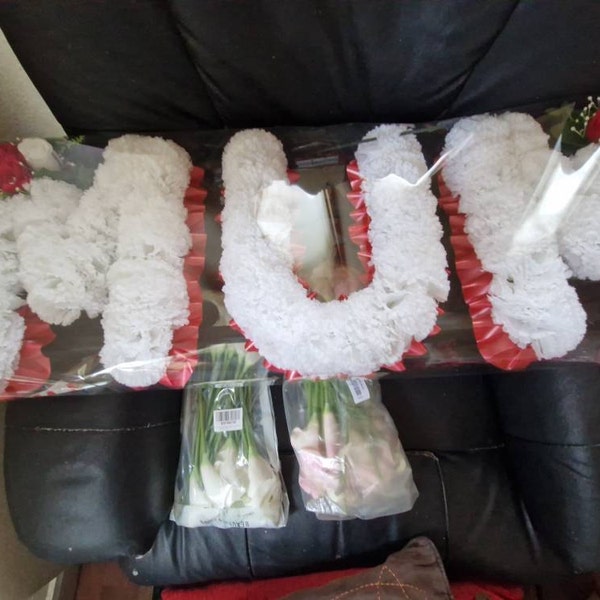 Memorial Wreaths Artificial Silk Funeral Flower Wreath With Custom 3-Letter Name - Memorial Tribute Silky Bouquets Funeral Wreath - Foto 10