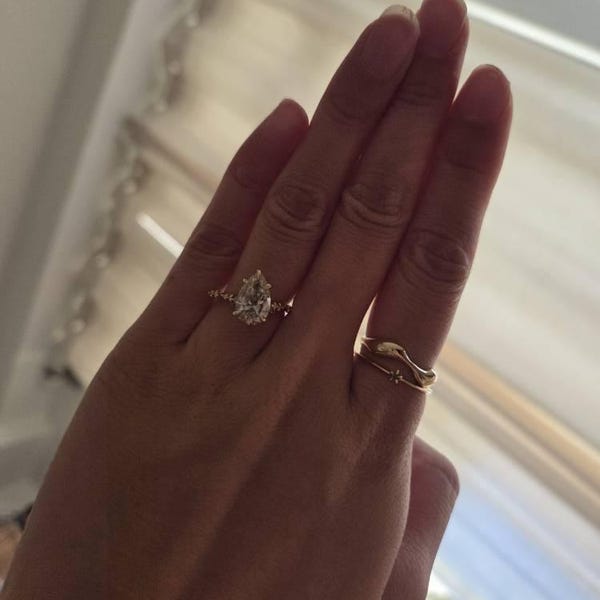 18ct Yellow Gold Open Wave Curlicue Ring