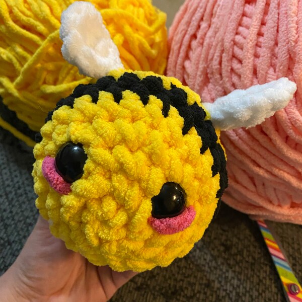 Crochet Pattern - Classic Bumble Bee - Etsy