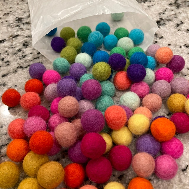 Felt Balls 1,5 cm or 15mm mixed colors – THREEWOOD