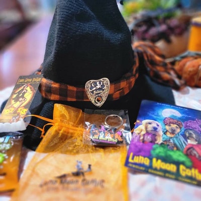 Salem Witch & Ouija Board Enamel Pin - 1.2 Inch Halloween & Wicca Jewelry Badge