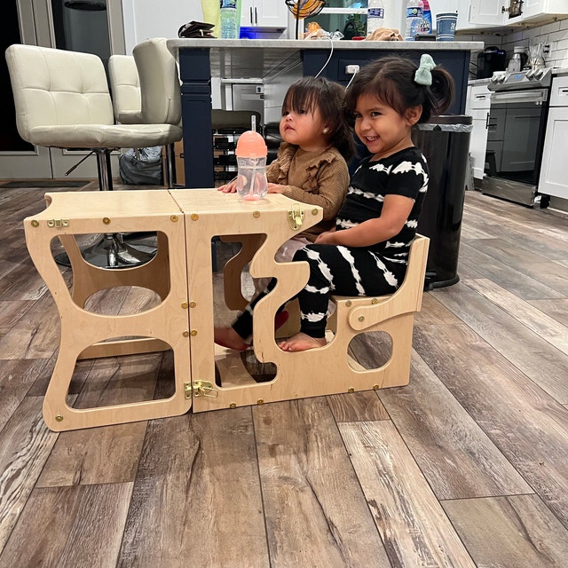 Taburete para niños, taburete de cocina para niños pequeños, torre de  madera de aprendizaje con pizarra, juego de mesa y silla plegable para  niños