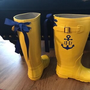 pineapple rain boots