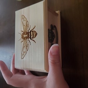 Honey Bee Latched Wooden Box : Free Engraved Personalization - Etsy