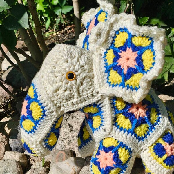 Henry the Rabbit With African Flowers Crochet Pattern as PDF GERMAN - Etsy