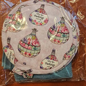 Bird with Flowers Towel & Potholder Set main image 0
