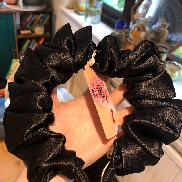 Black Silk Satin Scrunchie Crown Rouched Hair Band Headband  display picture 2
