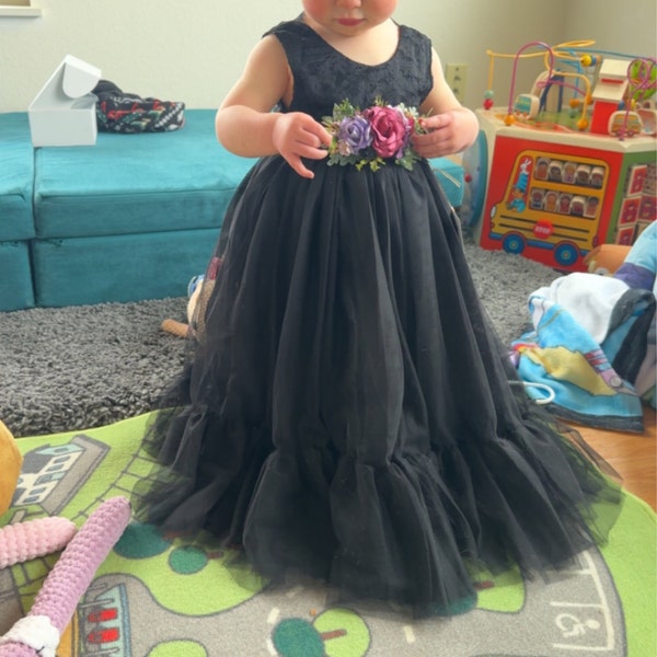 Elegant Sleeveless Lace Flower Girl Dress