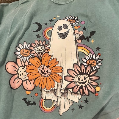 Comfort Colors® Retro Halloween T-shirt Vintage Floral Ghost - Etsy