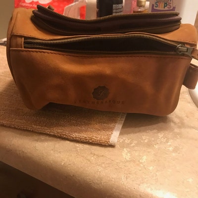 Trousse De Toilette De Voyage DOPP En Cuir Satiné Marron - Fabrication Inde, Occasion Bon état