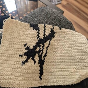 Dragon Dagger Tapestry Crochet Pattern | Romantasy Wall Art
