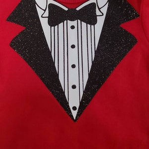 Red and black tuxedo, T-shirt Bow tie Tuxedo Necktie, Stylish Design,  angle, heart png