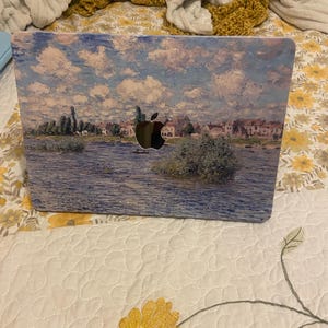 Arianna added a photo of their purchase