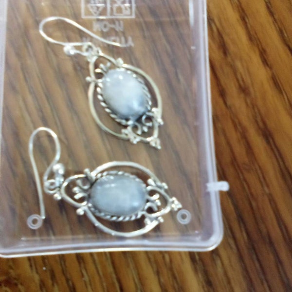 Boucles D'oreilles Pendantes Moonstone Arc-en-ciel Plaqué Or Jaune - Vintage - Panoply Jewelry