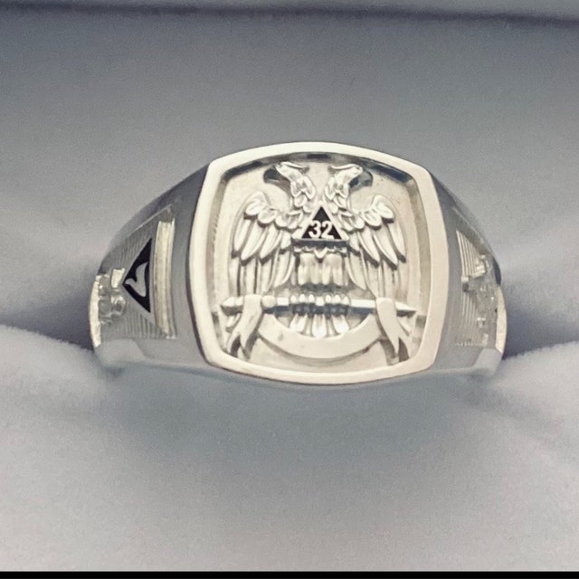 lquesada84 added a photo of their purchase