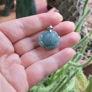 DDP天然タイプA未処理ブルーアイスグアテマラ翡翠蓮の花ペンダント