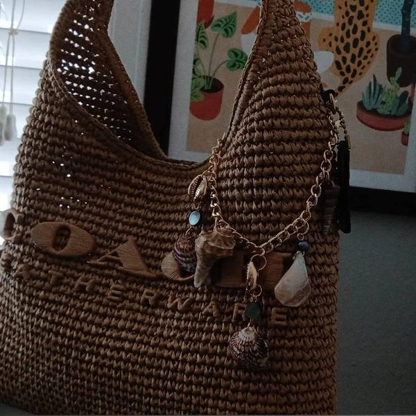 Coastal Charm Bucket Bg