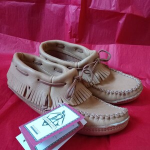 Strawberry Beadwork Moosehide Moccasins 12.5 Kids main image 1